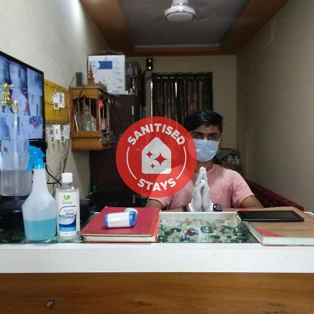 Oyo 60773 Ruchita Loadging & Boarding Hotel Mumbai Bagian luar foto