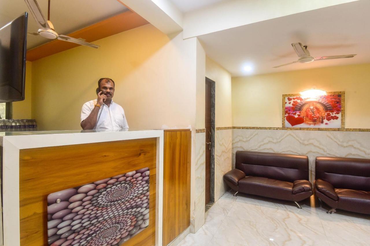 Oyo 60773 Ruchita Loadging & Boarding Hotel Mumbai Bagian luar foto