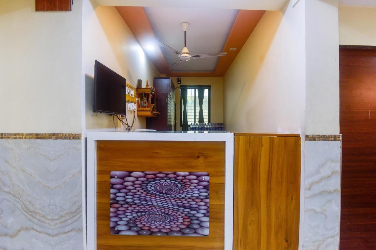 Oyo 60773 Ruchita Loadging & Boarding Hotel Mumbai Bagian luar foto
