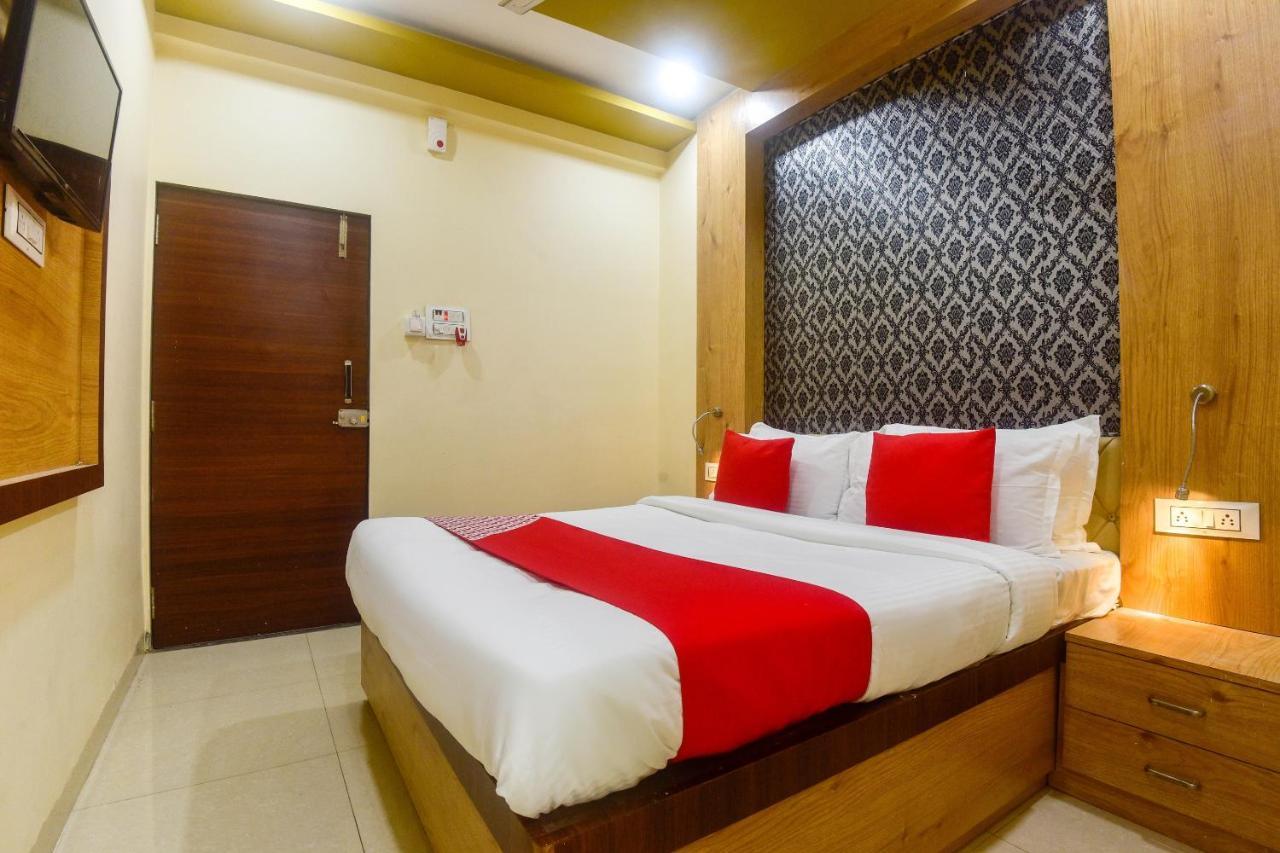Oyo 60773 Ruchita Loadging & Boarding Hotel Mumbai Bagian luar foto