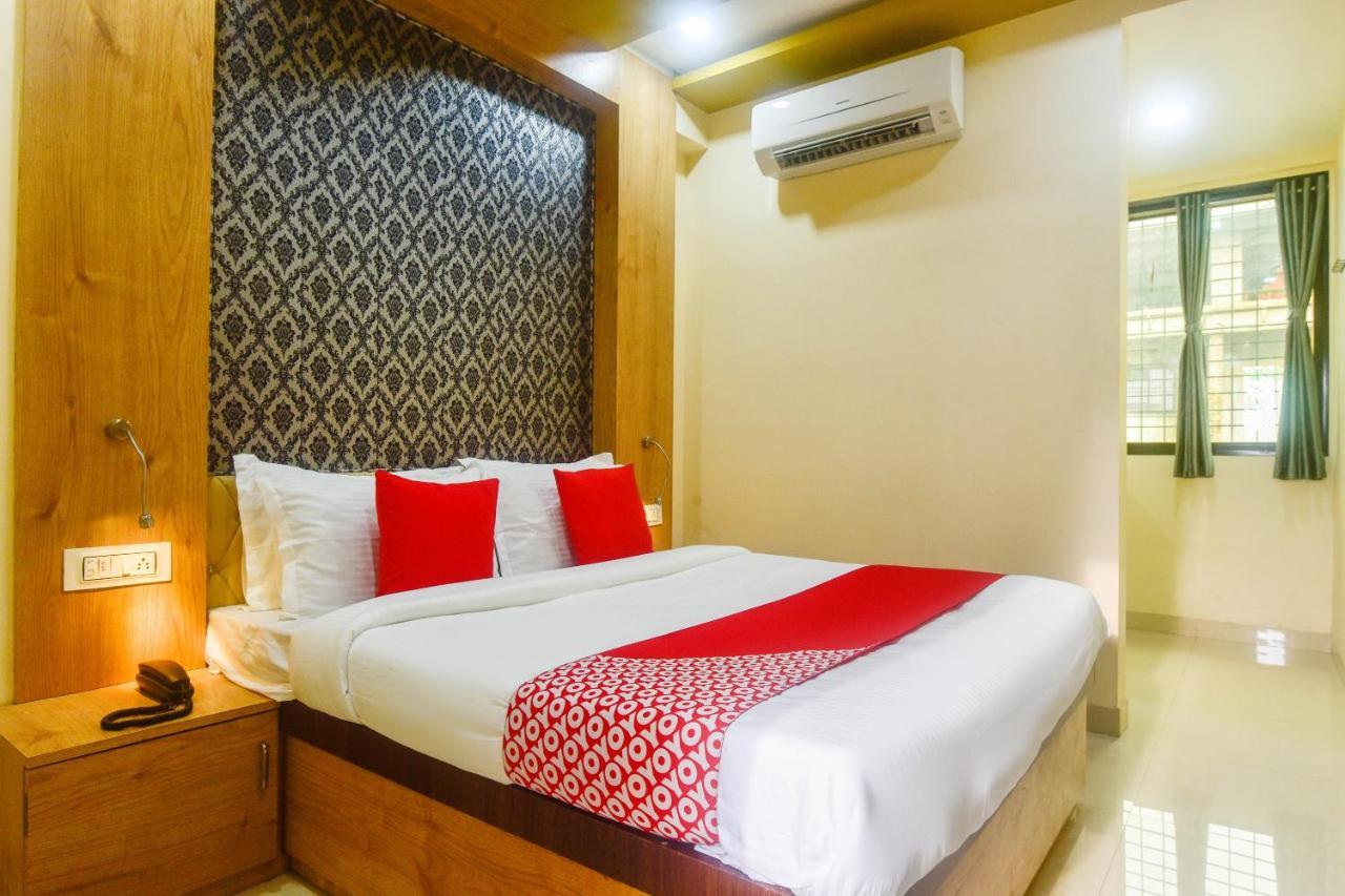 Oyo 60773 Ruchita Loadging & Boarding Hotel Mumbai Bagian luar foto