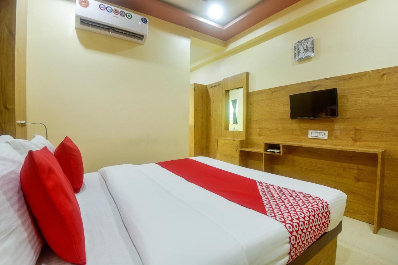 Oyo 60773 Ruchita Loadging & Boarding Hotel Mumbai Bagian luar foto