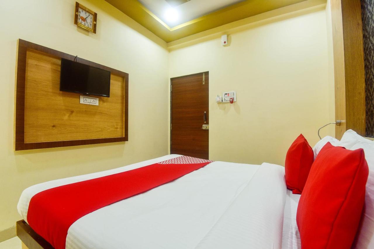 Oyo 60773 Ruchita Loadging & Boarding Hotel Mumbai Bagian luar foto