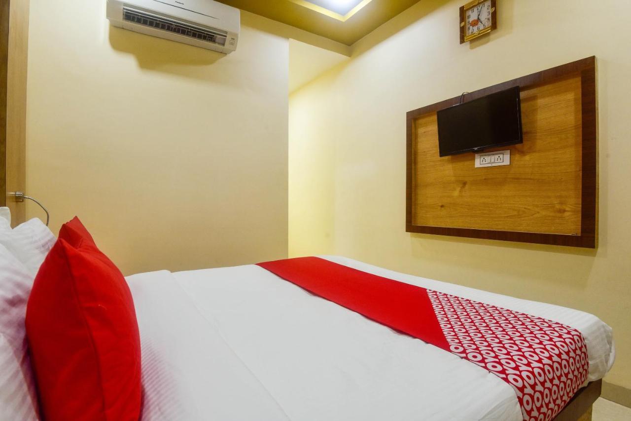 Oyo 60773 Ruchita Loadging & Boarding Hotel Mumbai Bagian luar foto
