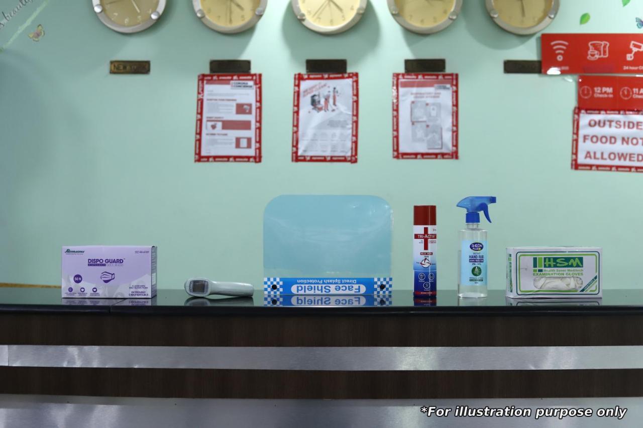 Oyo 60773 Ruchita Loadging & Boarding Hotel Mumbai Bagian luar foto
